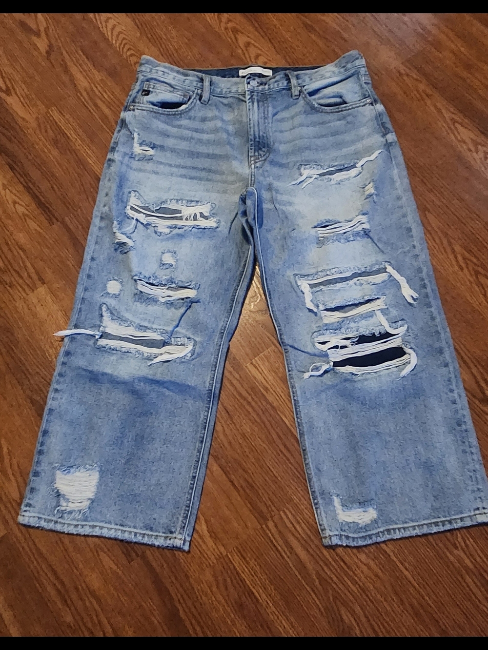 KanCan Light Blue Distressed Cropped Jeans